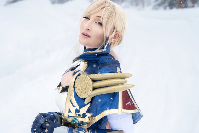 Time to follow Jean to Dragonspine ❄️  #cosplay #GenshinImpactcosplay   📸 @KameraNinjaa https://t.co<a href="/tag/cosplay"class="tags">#cosplay</a><a href="/tag/genshinimpactcosplay"class="tags"><span>#genshinimpactcosplay</span></a>