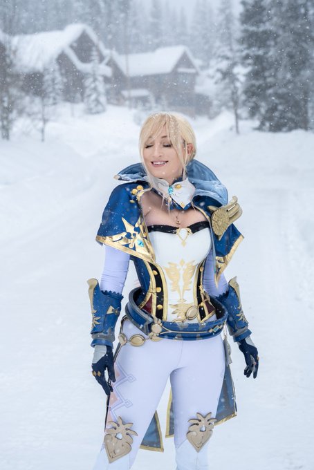 Time to follow Jean to Dragonspine ❄️  #cosplay #GenshinImpactcosplay   📸 @KameraNinjaa https://t.co<a href="/tag/cosplay"class="tags">#cosplay</a><a href="/tag/genshinimpactcosplay"class="tags"><span>#genshinimpactcosplay</span></a>