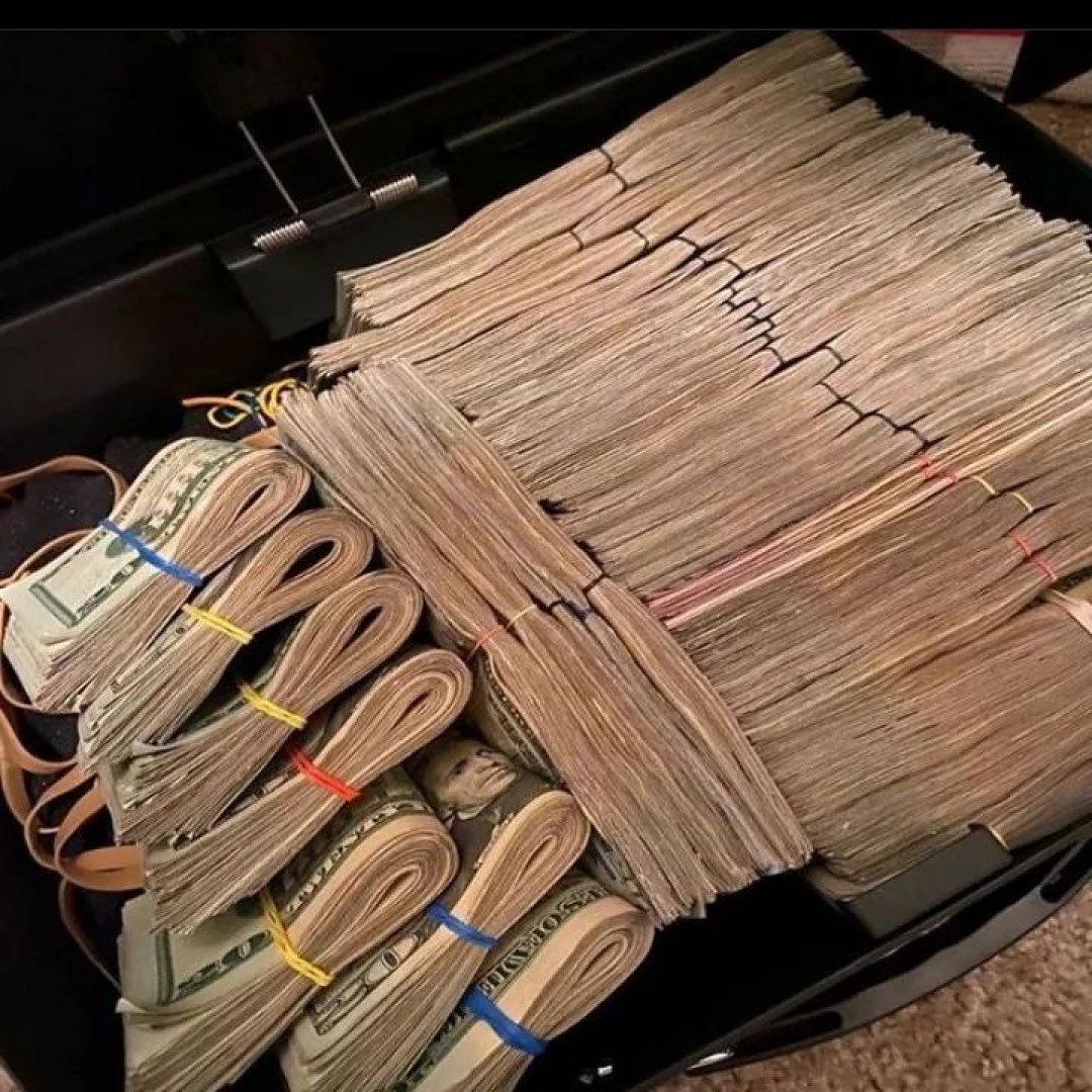 finluxury's tweet photo. Guess How Much it is?

.
.
.
.
.
Hashtag:-
#richlifestyles #luxury #richlife #richlifestyle#luxurylifestyle #luxurylife #expensivelifestyle #millionairegoals #billionairesclub #richkidsofinstagram #millionaireliving #billionairelifestyle 
#luxurythings #millionairestatus
#mi... https://t.co/0yzxvDyp44