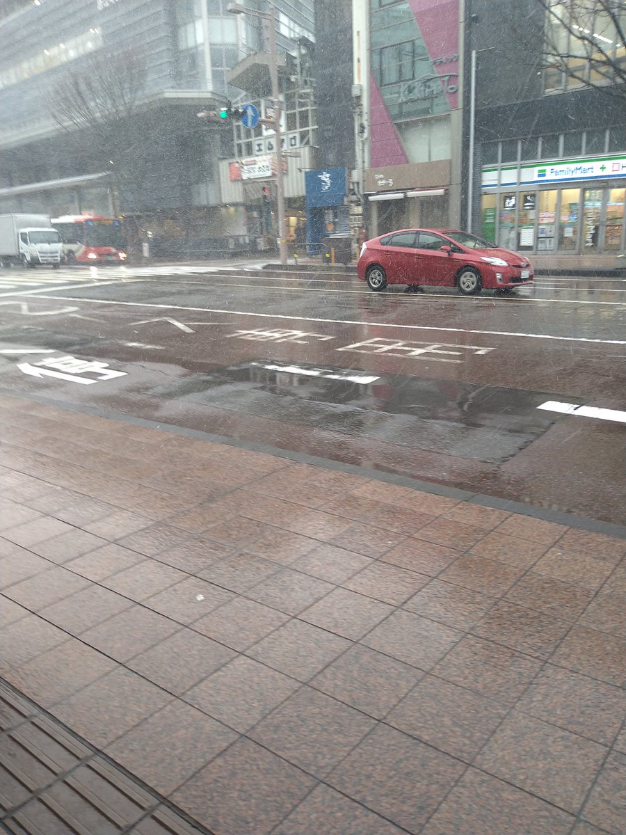 NakaneZen's tweet photo. 今、金沢駅に到着しました。今日からボランティアです。 https://t.co/jIVSikhLzs