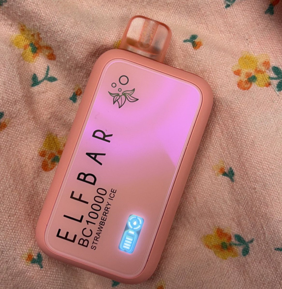 marsfairyy's tweet image. look how cute