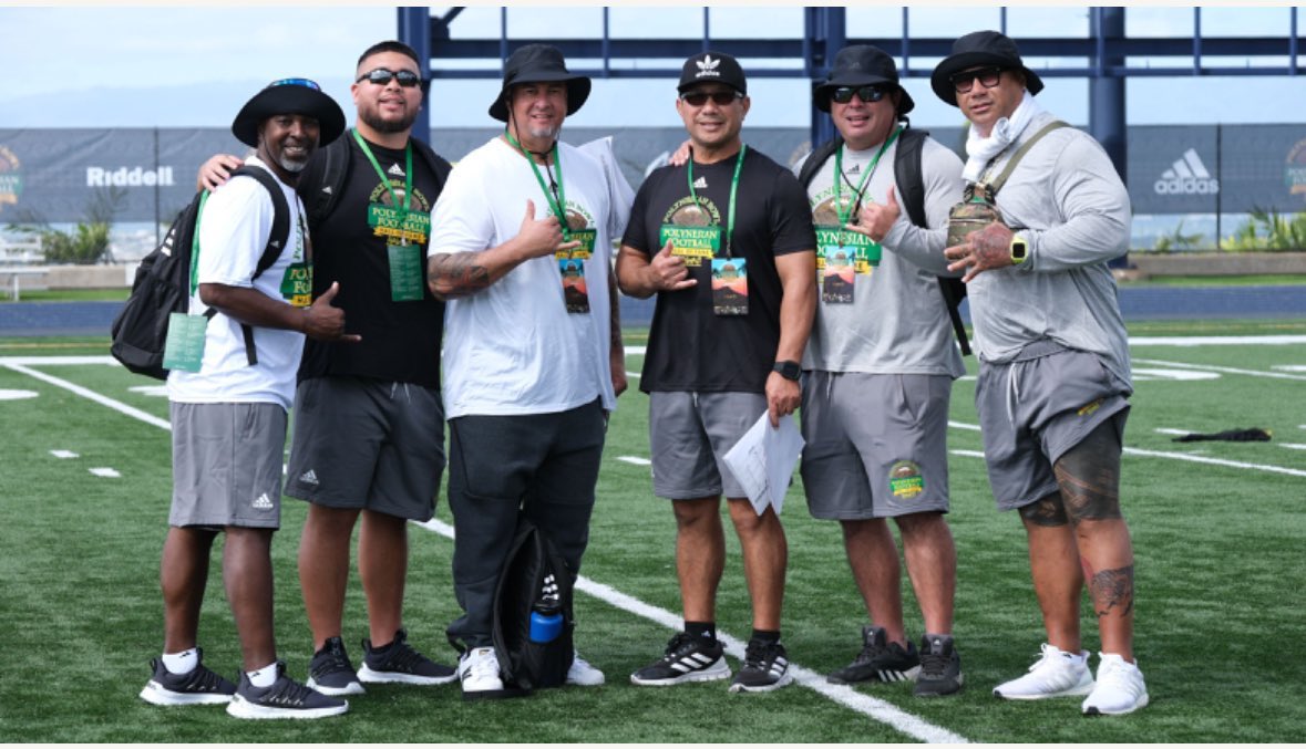 CoachNateOishi's tweet photo. Blessed to be on the Team Makai Offensive Staff #runnshoot @polynesiabowl Tune in 4 PM Hawaii time to NFL Network @nflnetwork 
@NCMFC1 @AlexWright1028 @joearrigofsm @stevecofield @TheFranchiseLV @nevadapreps @702HSFB @HSFBamerica @IkaikaAthletics https://t.co/ZAasgRZsKL