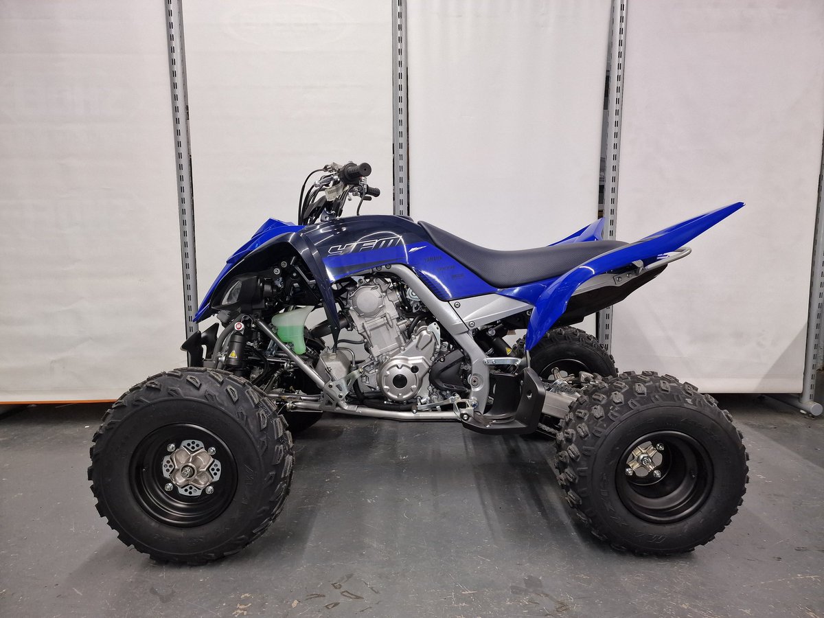 WWYamaha's tweet photo. Ready to ride away... new Yamaha YFM700R SE 2024

https://t.co/GpKRUTfyPb 
#Yamaha #YFM700 #YamahaRaptor #ATV #WhateverWheels #DrivenByVictory https://t.co/5HcX6lfiES