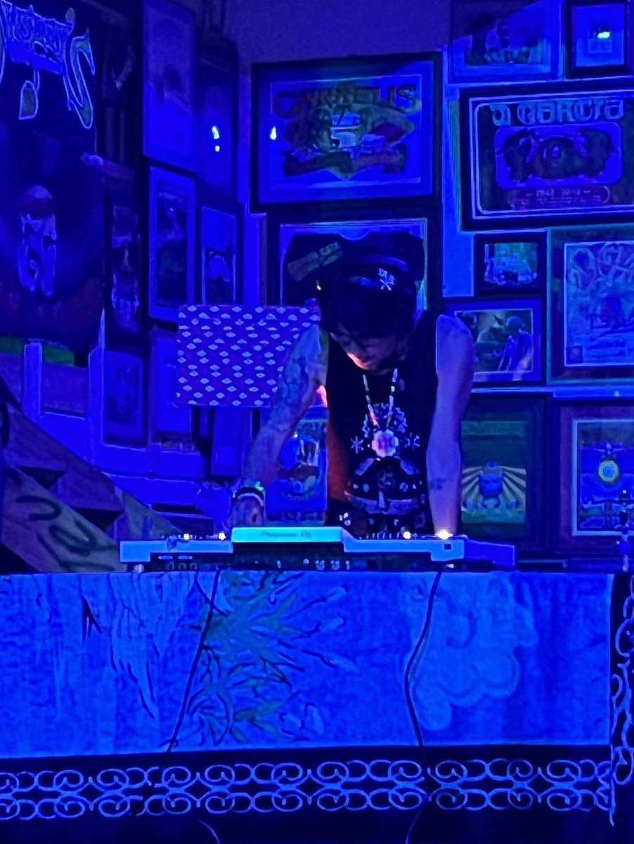 denverart's tweet photo. ⛄️ Warm up with us at Third Friday on Jan 19!

Music from 6 PM to 10 PM... Powerline, Neptvn, Hericane, nimbus.wave! Free

#thirdfriday #denver https://t.co/CV5plvd5tB