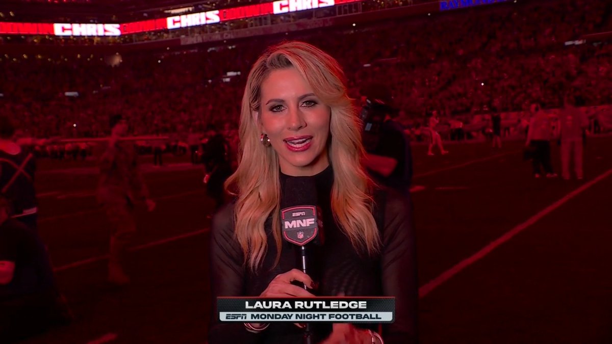 As a native of nearby St. Pete, working tonight's #WildCard game in Tampa has to be extra special for ESPN's @LauraRutledge. Just the latest big assignment for our super-versatile host/reporter. #PHIvsTB