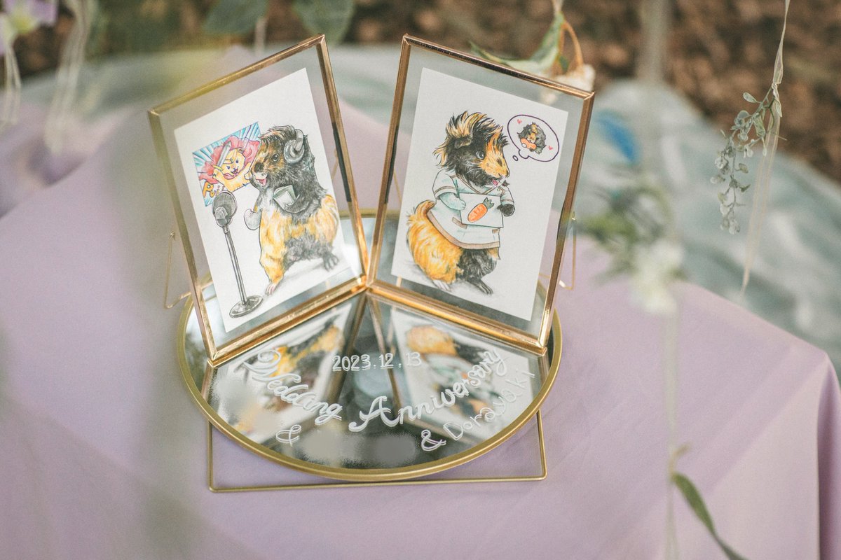dorayaki_moruru's tweet photo. 私事ですが、昨年結婚いたしました💐
ちゃまんじゅうさん（@Chachamaru508 ）、しばこさん（@marusugirushop ）に色々とどらやきモチーフのものを作ってもらって、入籍フォトも撮って来ました🐹🌰
これからも、どらやきと彼と共に、健やかに暮らしていきたいです☺️🌷
沢山ありがとうございました🙌🕊️ https://t.co/PfaguFoEkR