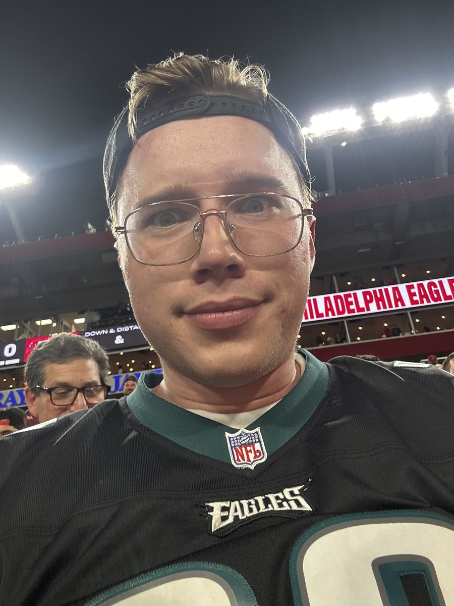 rozmansj's tweet photo. @Eagles my brother is at the playoff game tonight. It would mean the world to my family if you could put him on the Jumbotron just once.

Bucs side, 14 rows back, 40 yard line 

#GoEagles #PhiladelphiaEagles #Playoffs #NFL https://t.co/LsrwWjUqmv