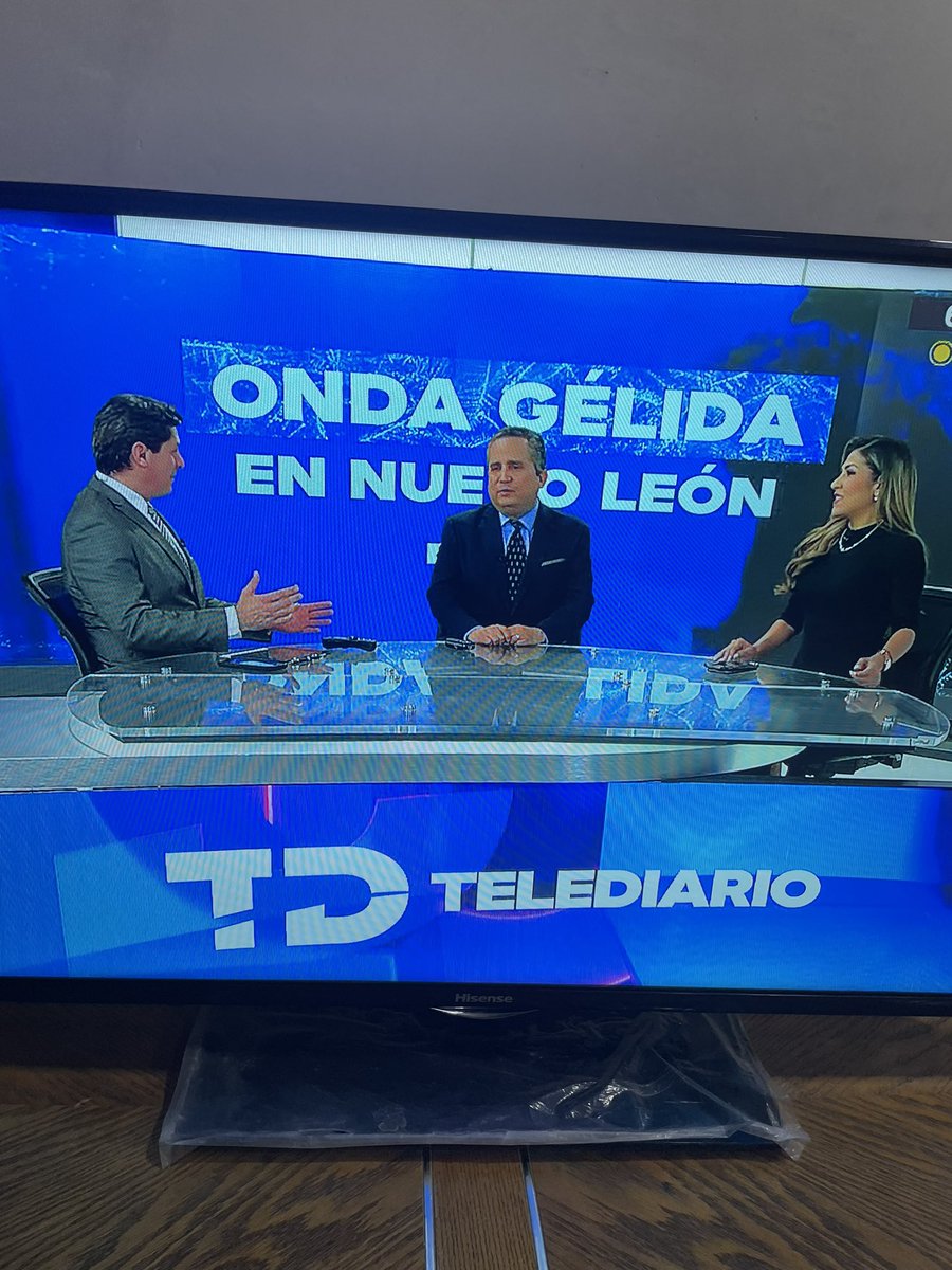 A caray esto del frío 🥶 es enserio ya está <a href="/abimaelsalas/">Abimael Salas Garza</a> en el <a href="/telediariomty/">@telediariomty</a>