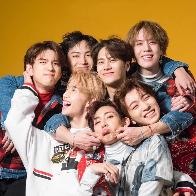 marktuanstan's tweet photo. Happy 10th Anniversary, GOT7!! 💚

#ADecadeWithGOT7 
PAGE TEN WITH GOT7 
#갓세븐_십년째무대뿌셔 https://t.co/3VV04QdsNb