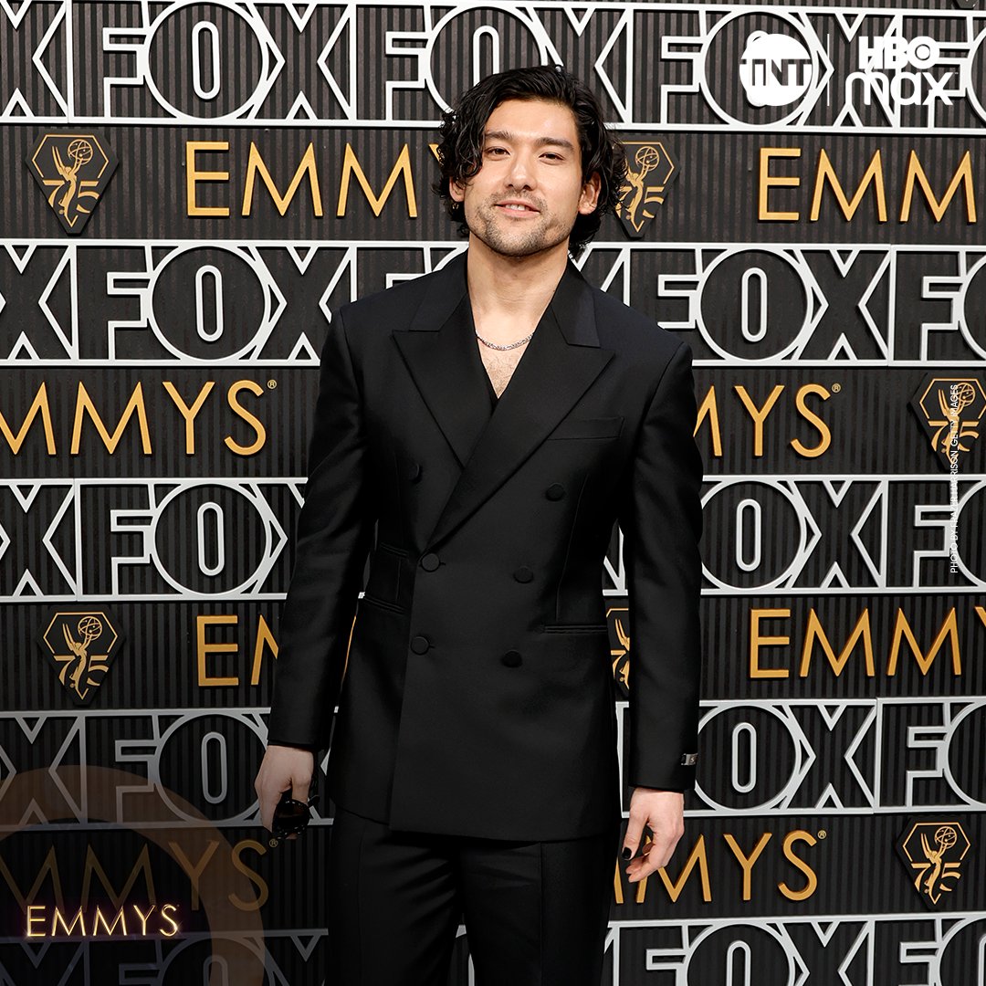 StreamMaxLA's tweet image. ¿Qué tengo que hacer para tomar vacaciones con ellos? #EmmyHBOMax #TheWhiteLotus #Emmys