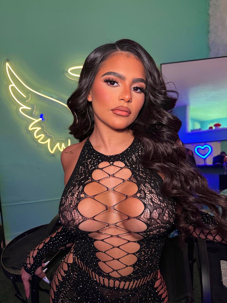 LaChispaPR's tweet photo. AQUARIUS SEASON COMING SOON  ♒️💖 https://t.co/K5dMZjiOiO