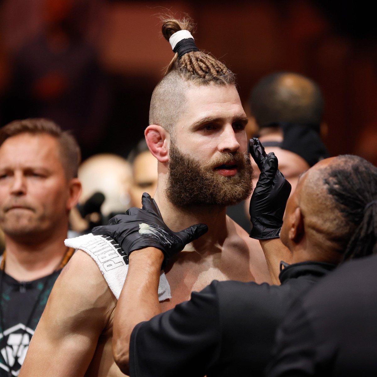 actu_mma's tweet image. 🚨 Jiri Prochazka a révélé qu'il souffrait d'un staphylocoque avant son combat contre Alex Pereira à l'#UFC295 😳

➡️ Il s'est entraîné qu'une semaine sur 5 avant l'événement. L’infection aurait débuté dans sa jambe et se serait propagée jusqu’à son oreille 😬

(via #TheMMAHour)