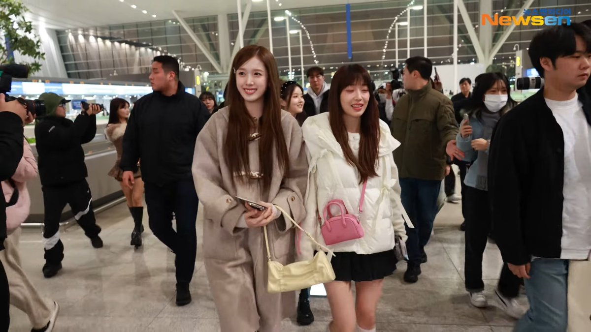 mycelebpicked's tweet photo. 🤍 스테이씨 재이 출국 240112

🤍 가방 / 스탠드오일 (STAND OIL)

🤍 https://t.co/Au88SpDgVz

#STAYC #J #스테이씨 #재이 #STANDOIL #스탠드오일 #스탠드오일가방 #재이가방 #재이패션 #스테이씨패션 #STAYCFASHION #손민수템 https://t.co/qP8gearL4s