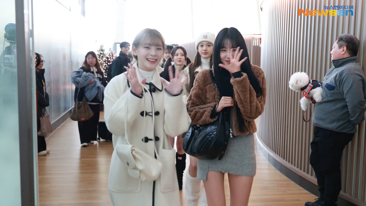 mycelebpicked's tweet photo. 🤍 스테이씨 세은 출국 240113

🤍 가방 / 스탠드오일 (STAND OIL)

🤍 https://t.co/eRyEkQJGkk

#STAYC #SEEUN #스테이씨 #세은 #STANDOIL #스탠드오일 #스탠드오일가방 #세은가방 #세은패션 #스테이씨패션 #STAYCFASHION #손민수템 https://t.co/YvWWB5Ge4m