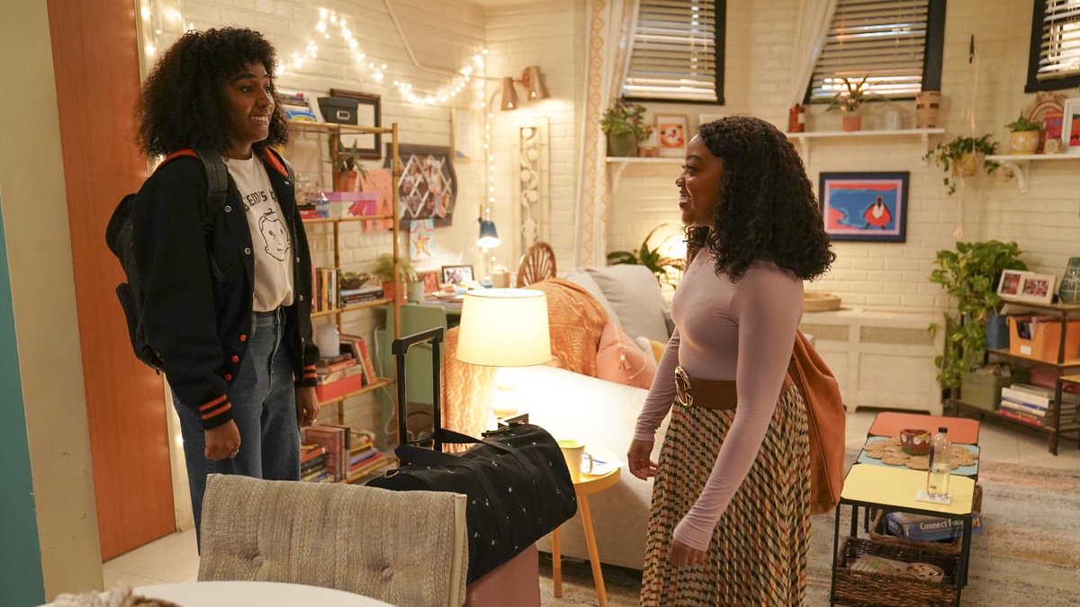 This picture has two Emmy winners. #Emmy2024