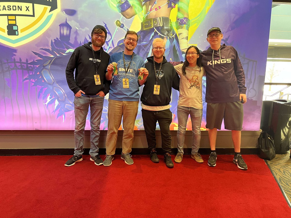 akataig's tweet photo. Trapped in the airport so I might as well post some pictures. Worlds was an absolute blast and I can't believe I finally got to meet the amazing people I've looked up to for so long. BIG shoutout to the boys for everything https://t.co/KI6OMTwjGL
