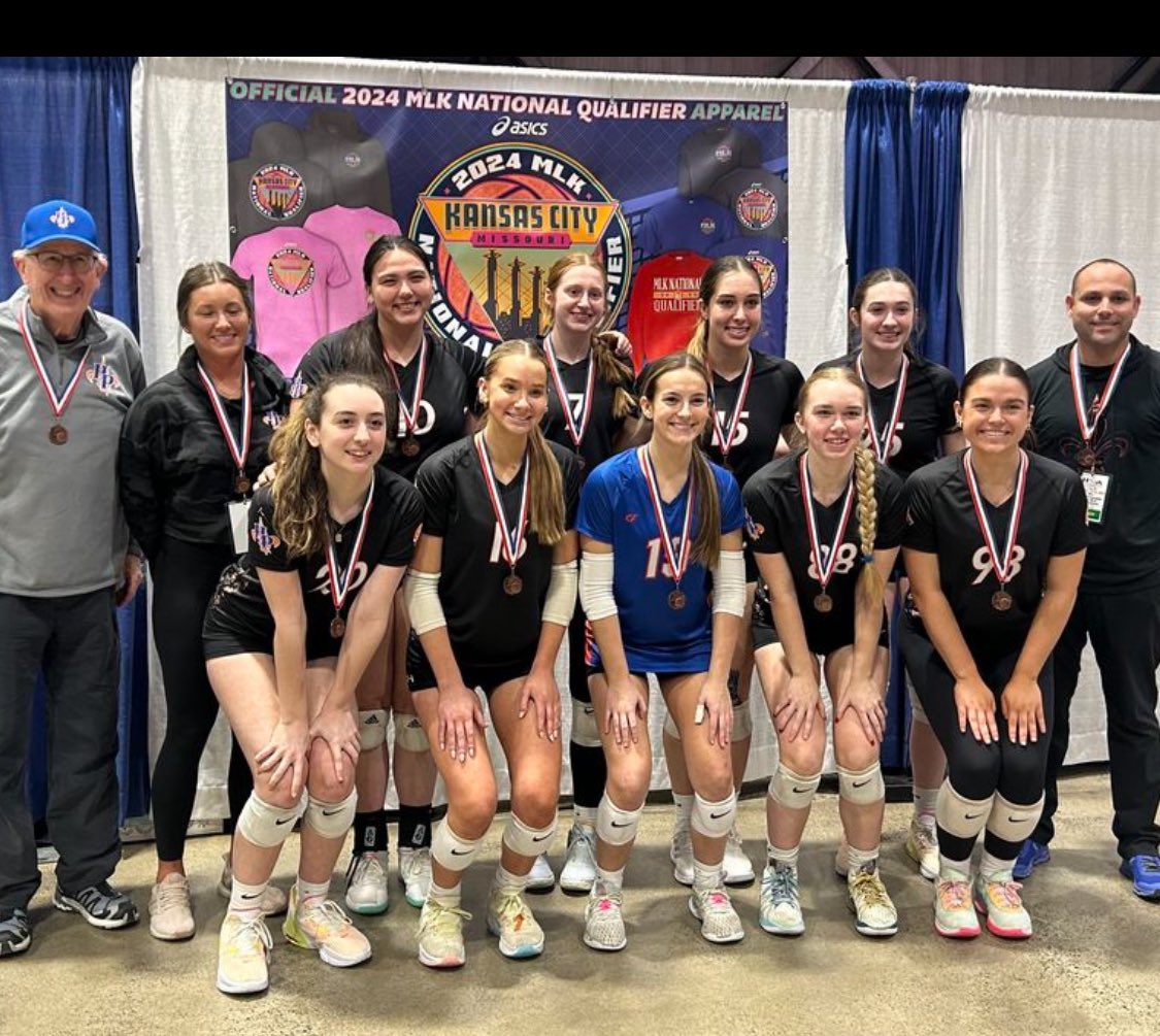 LauraKillig's tweet photo. Congratulations to HPSTL Volleyball 18 Royal
for Securing USA Bid !! Great job to 18 Royal this weekend . Finished third and secured  BID in first qualifier. 
@HPSTLVBC
@VBAdrenaline @PrepVolleyball 
@PrepDigMO
@HPUVB
@metrosports_mk 
@gracekillionvb2 
@audreysmaall https://t.co/AruHMRhlSQ