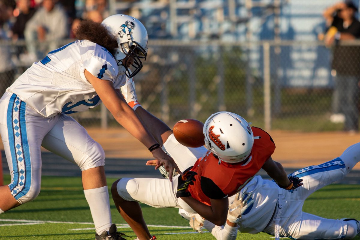 BanPlasticTurf's tweet photo. High school synthetic turf safety alert! 🚨

New study finds synthetic turf more dangerous than natural turf for high schools re: force of impact against surface. https://t.co/OlG3haNSVU

Coaches, parents, to reduce student risk of concussion &amp; CTE:
1️⃣ #TestTurf
2️⃣ Confirm<165Gs https://t.co/ZaWmUPJj4P