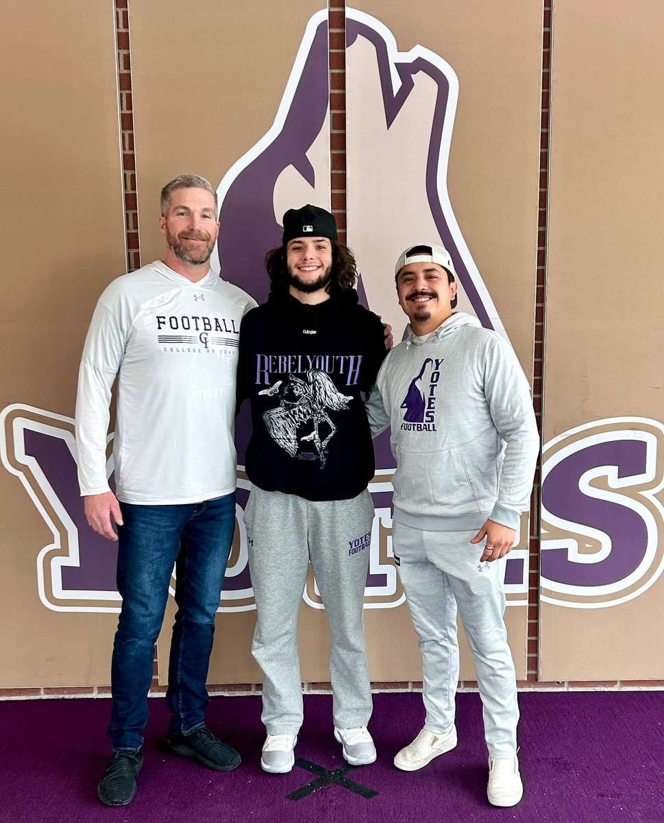 Kyle Wilkes (@kylewilkes_) on Twitter photo After a great official visit I am honored to announce I’ve received a scholarship to continue my education and have the opportunity to play football at The College Of Idaho. Thank you Coach Moroski and the coaching staff for everything. Yote Steel 🏈 <a href="/YotesFootball/">College of Idaho Football</a> <a href="/CoachJewell/">Chris Jewell</a> After a great official visit I am honored to announce I’ve received a scholarship to continue my education and have the opportunity to play football at The College Of Idaho. Thank you Coach Moroski and the coaching staff for everything. Yote Steel 🏈 <a href="/YotesFootball/">College of Idaho Football</a> <a href="/CoachJewell/">Chris Jewell</a>