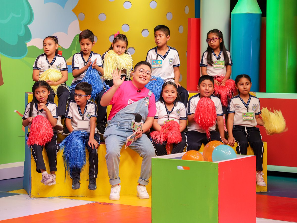cortv's tweet photo. ✨ ¡Así iniciamos la semana en #BimBomba! ✨

#𝗔𝗻𝗴𝗶𝗲 y #𝗖𝗼𝗳𝗳𝗶𝗲 recibieron a las y los alumnos de 2° y 3° grado de la 𝗘𝘀𝗰𝘂𝗲𝗹𝗮 𝗣𝗿𝗶𝗺𝗮𝗿𝗶𝗮 "𝗥𝗲𝘀𝘂𝗿𝗴𝗶𝗺𝗶𝗲𝗻𝘁𝗼" de Reyes Etla, en esta tarde llena de diversión y aprendizaje. 🤩 https://t.co/NNnjhHh7hV