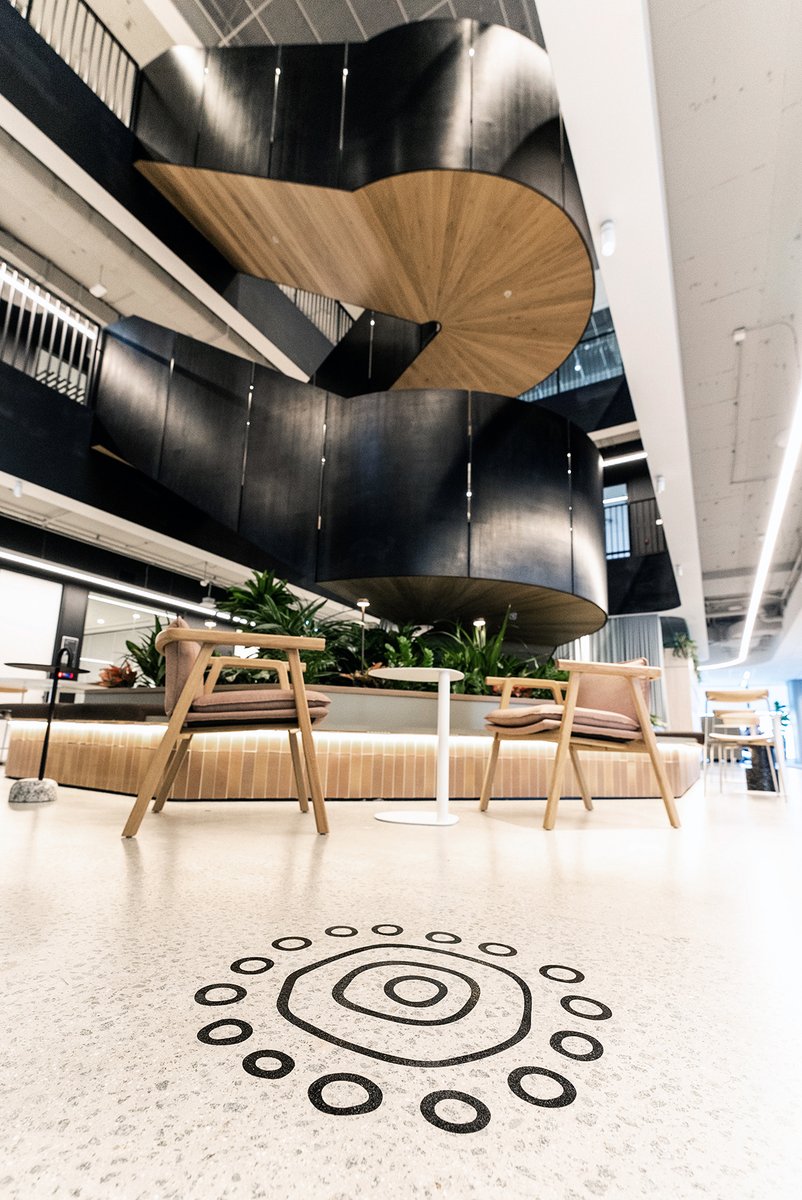 Embedding local Aboriginal narratives into placemaking can create meaningful, authentic and restorative spaces, like this one for <a href="/endeavourenergy/">Endeavour Energy</a>. 
More > bit.ly/3O5ppXR
<a href="/Balarinjidesign/">Balarinji</a> #officefitout #Indigenousdesign #placemaking