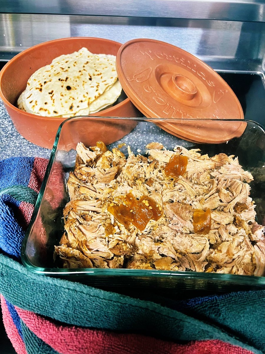Thank you @alicekeeler! You came to my hometown a few summers ago and taught a group of friends how to make your famous pork carnitas. Delicious! Every time I make them, I think of you and that sunny afternoon with @PintoBeanz11 @nmclinesmith @renaedozier ☀️🌮🚤