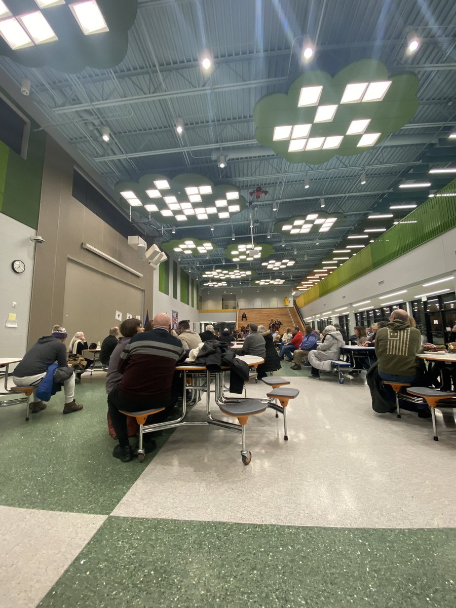 Returned to my Urbandale elementary school tonight for the #IowaCaucus.  Strong turn, cold temps, but hot democracy.