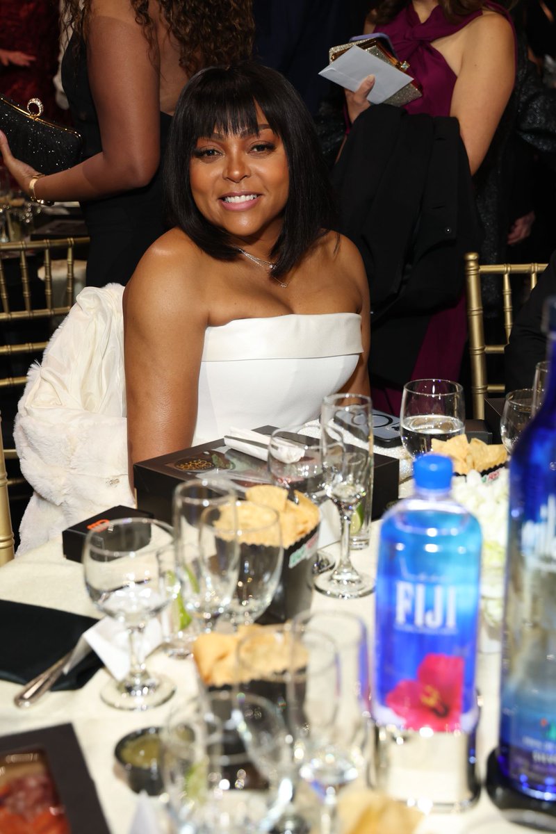 TPHensonDaily's tweet photo. 📸 Photos of @tarajiphenson attending #CriticsChoiceAwards2024 last night looking stunning have been added to the gallery! #TarajiPHenson #Empire #CookieLyons

🔗 https://t.co/Uqhz1f25QO https://t.co/ZD1BlhIB46