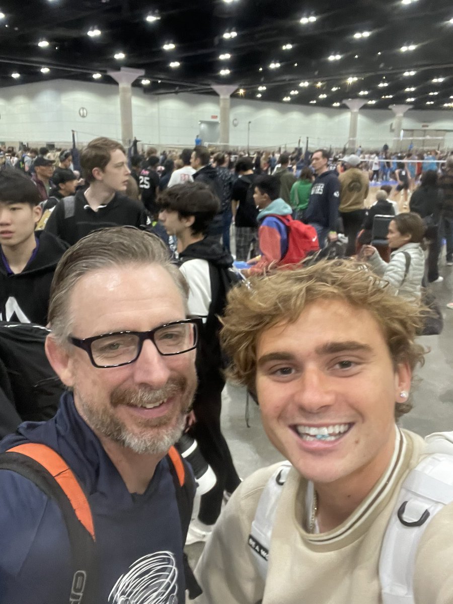 It’s great running into our former athletes. Hunter is living his best life in Cali . #furyproud #FuryFamily