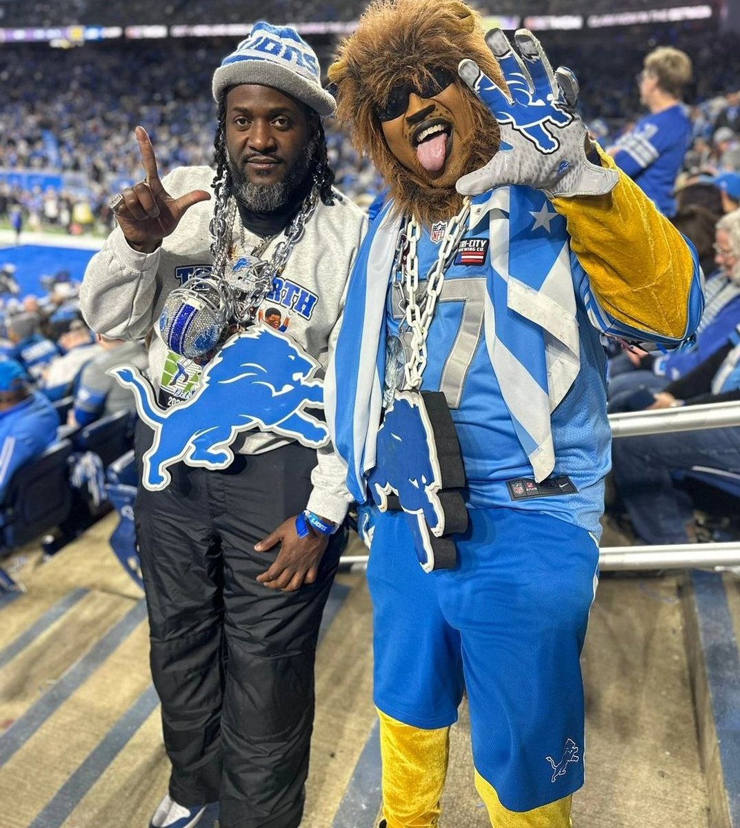 biglionmane's tweet photo. #LARvsDET #AllGrit #DefendTheDen #DetroitvsEverybody #DrivenByDetroit https://t.co/ZCJpMHL3ZC