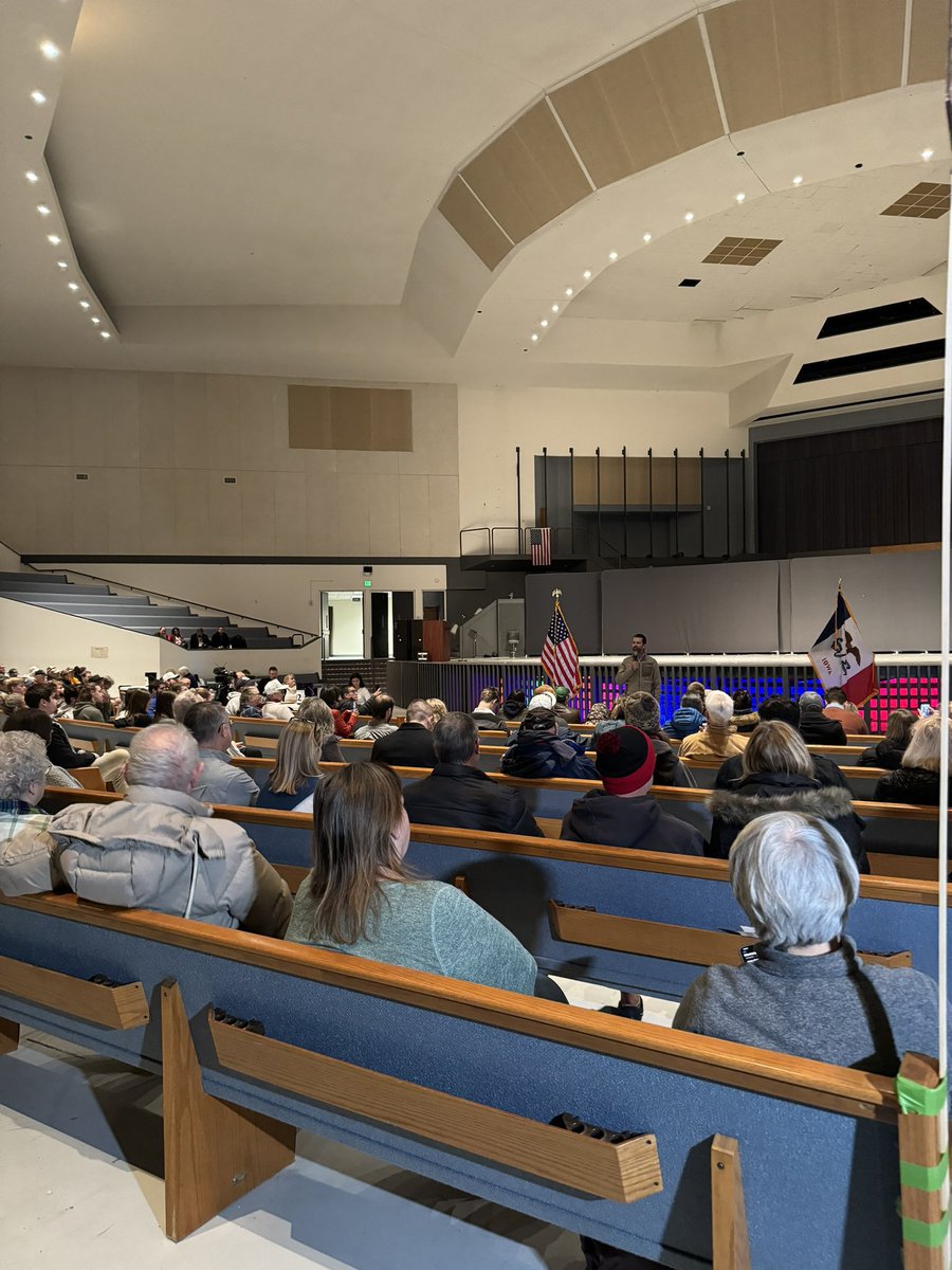 Laura Loomer tweet media