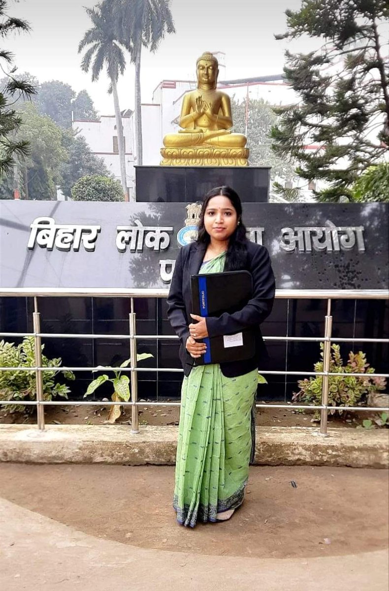 swarnjeet1290's tweet photo. बीपीएससी द्वारा आयोजित 68वीं संयुक्त प्रतियोगिता परीक्षा में पटना की प्रियांगी मेहता ने टॉप किया है।कुल 322 छात्र इस परीक्षा में अंतिम रूप से चयनित हुए हैं। प्रियांगी समेत सभी सफल अभ्यर्थियों को बहुत बधाई।
#BPSCCCE #BPSC #PriyangiMehta https://t.co/OVRt82pugl