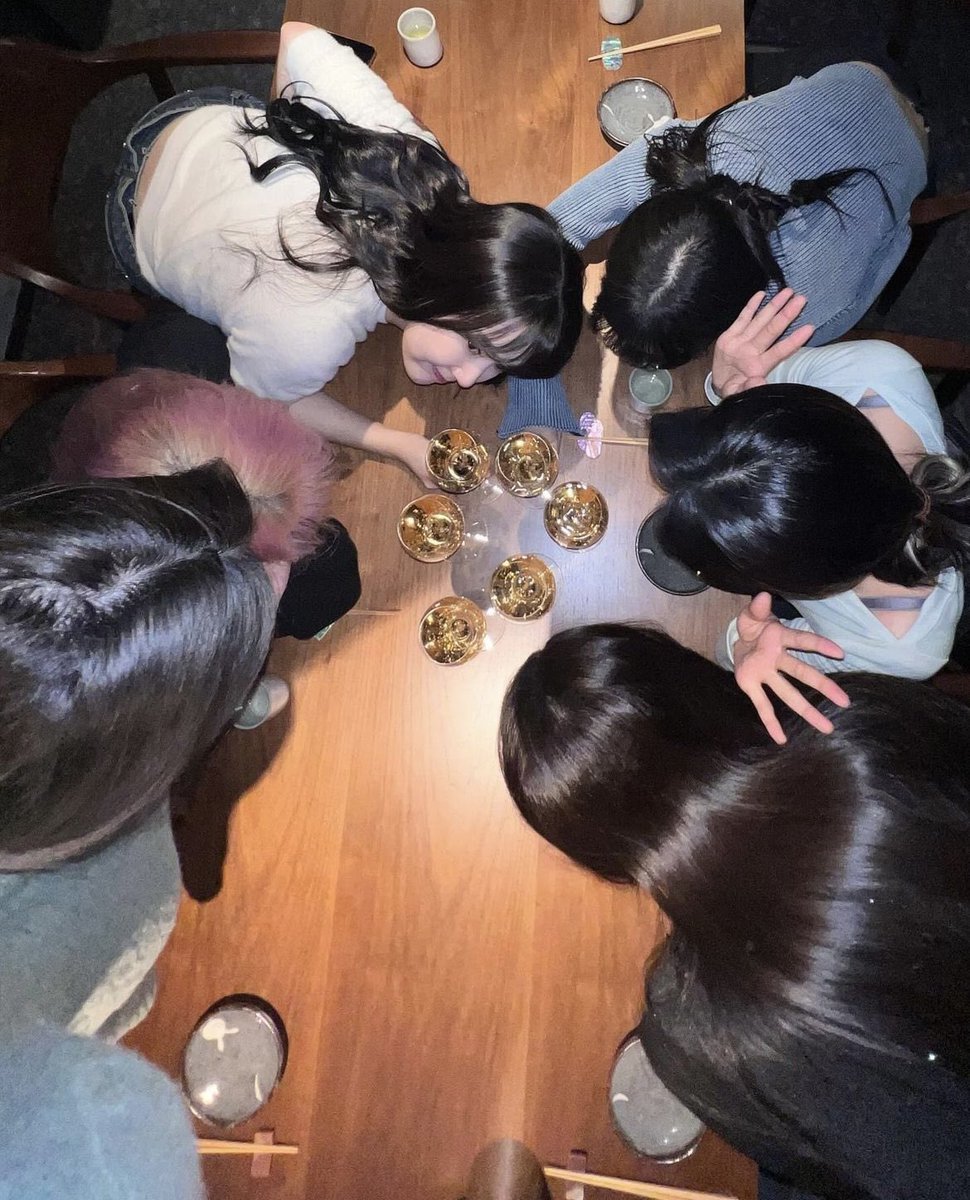 #GFRIEND デビュー9周年を祝い再集結