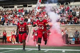 Cadenstruth88's tweet photo. After a great conversation with @DavesDufresne I’m excited to announce I have received my fifth official @USPORTS_FB offer from McGill University! @McGillMFOOT @Smartperformyyc https://t.co/CkkGX15fpb