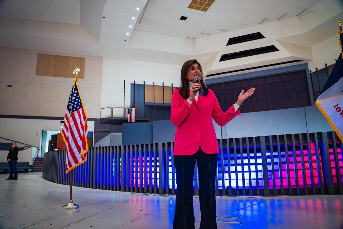 NikkiHaley's tweet image. Running 👏 through 👏 the tape 👏 

We're not taking any voter for granted!