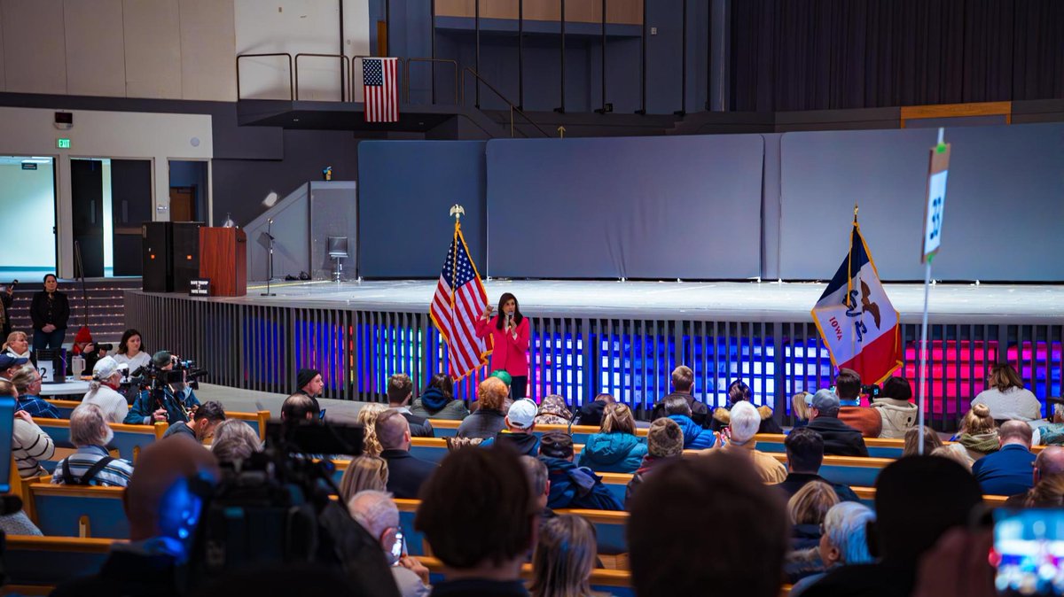 NikkiHaley's tweet image. Running 👏 through 👏 the tape 👏 

We're not taking any voter for granted!