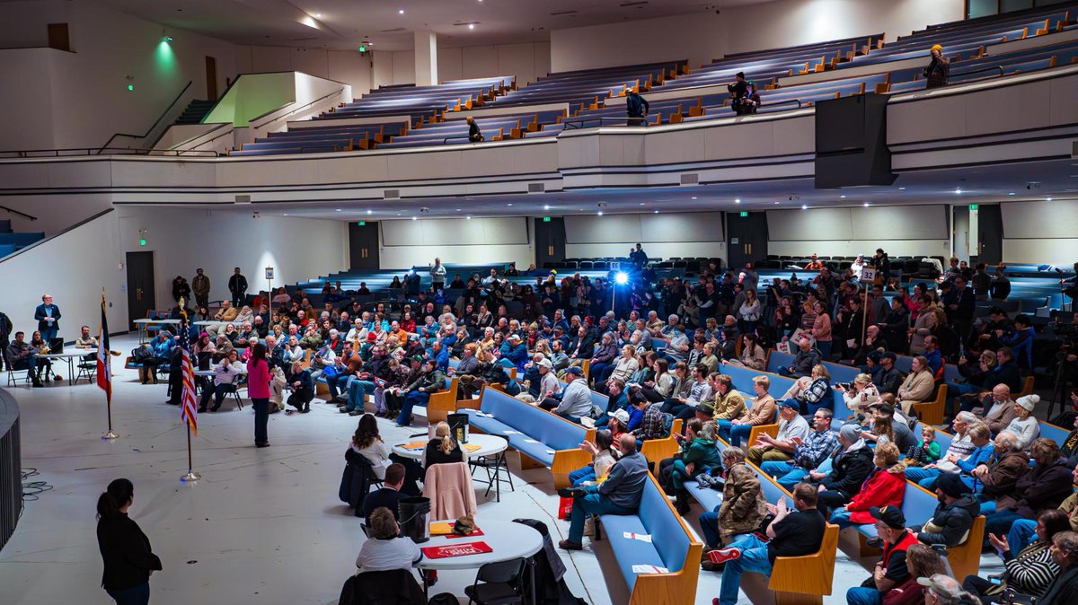 NikkiHaley's tweet image. Running 👏 through 👏 the tape 👏 

We're not taking any voter for granted!