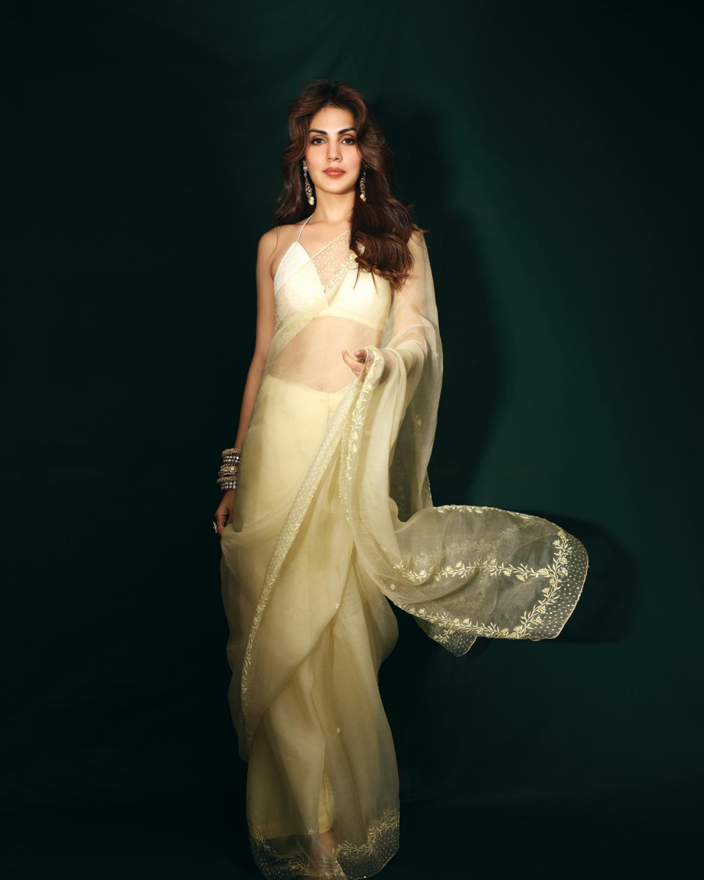 GD7ahA8aYAAkVFC?format=jpg&name=large