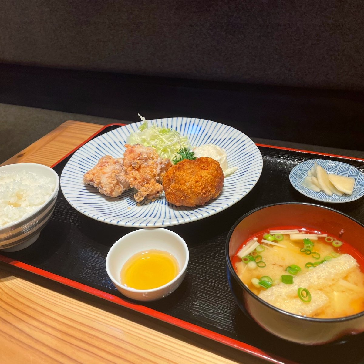Umakatsudou's tweet photo. おはようございます！
本日11:30オープンです。
大人気メンチからあげ定食や
もつ煮込みの定食いかがですか？
もつ煮込みとごはん相性GOODです🤤🤤
本日もよろしくお願いいたします！
#関内
#居酒屋
#ランチ
#からあげ
#マリナード地下街
#球磨焼酎
#馬刺し https://t.co/JhTqaIlZTk