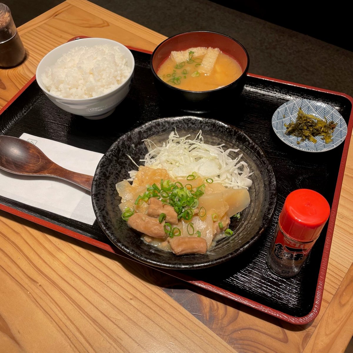 Umakatsudou's tweet photo. おはようございます！
本日11:30オープンです。
大人気メンチからあげ定食や
もつ煮込みの定食いかがですか？
もつ煮込みとごはん相性GOODです🤤🤤
本日もよろしくお願いいたします！
#関内
#居酒屋
#ランチ
#からあげ
#マリナード地下街
#球磨焼酎
#馬刺し https://t.co/JhTqaIlZTk