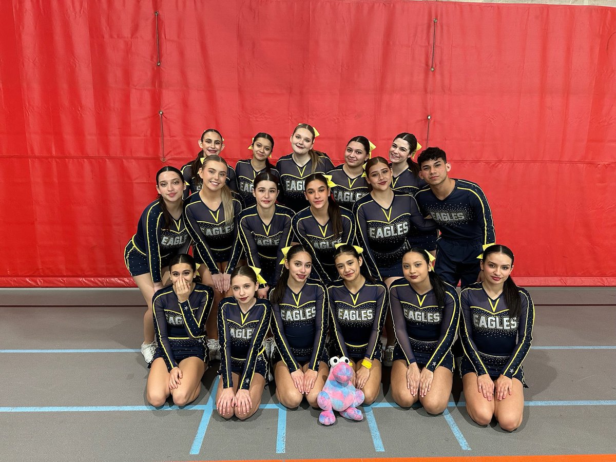 Leyden Cheerleading 📣 tweet media