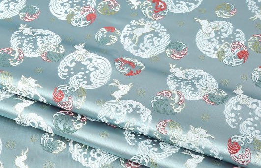 비단이불 원단 보는 중 🌊🐇🫧