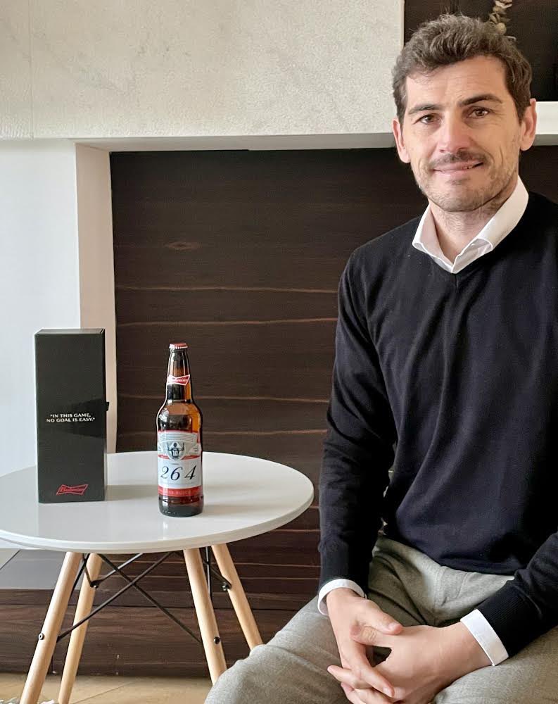 EditsBoke's tweet photo. Como olvidar cuando repartieron Cervezas a cada arquero al que Messi le hizo un gol y a este le dieron 17 (DIECISIETE) !!!!!!!

Como no le va a doler todavía https://t.co/GsyTGS6w5A