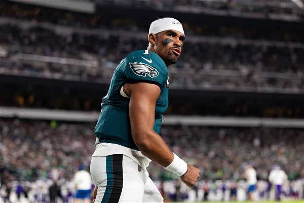nfleaglez's tweet photo. Jalen Hurts comeback starting right now… https://t.co/SmbmhW5fon