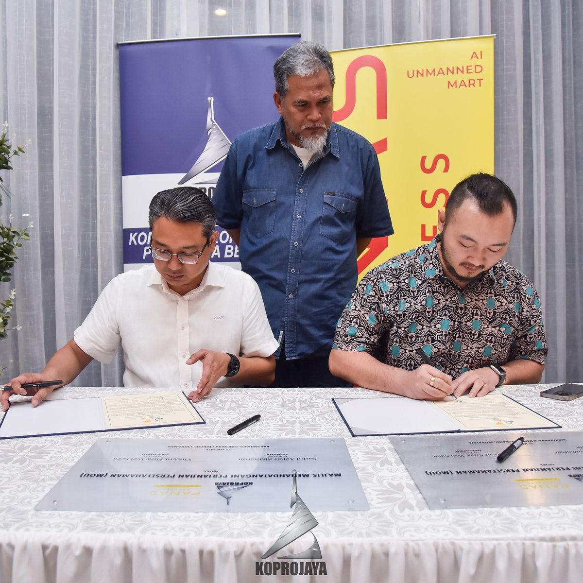 Koprojaya's tweet photo. Sekitar Majlis Apresiasi Sukarelawan MAT KOPROJAYA ke-8 &amp; Majlis Menandatangani Nota Kerjasama Rakan Strategik KORPOJAYA. Majlis ini telah berlangsung pada 12 Januari 2024 (Jumaat) yang lalu dan diadakan di Karyabhara, Menara PERKESO, Putrajaya. https://t.co/BCOeV1p2qr