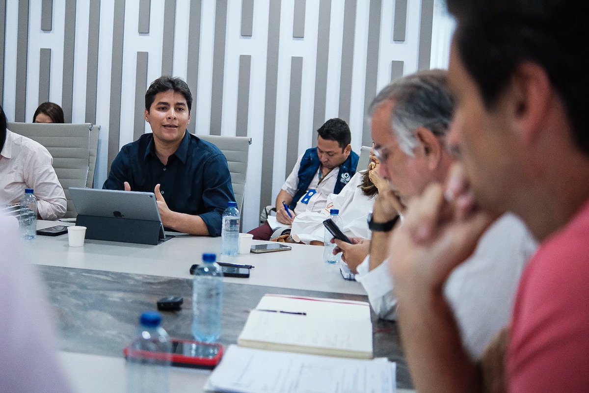 camilotorresv's tweet photo. Hoy participé en la mesa de socialización de la problemática del peaje Papiros de Puerto Colombia junto a @Pliniocg  y @veranodelarosa, @ANI_Colombia 

Celebramos como una victoria temprana que se suspenda el cobro del peaje a categorías C1 y C2 hasta tanto la mesa técnica arroje soluciones definitivas y favorables para todas las partes en cuestión.

Desde la Asamblea estaremos como aliados estratégicos al desarrollo óptimo de esta solución.
