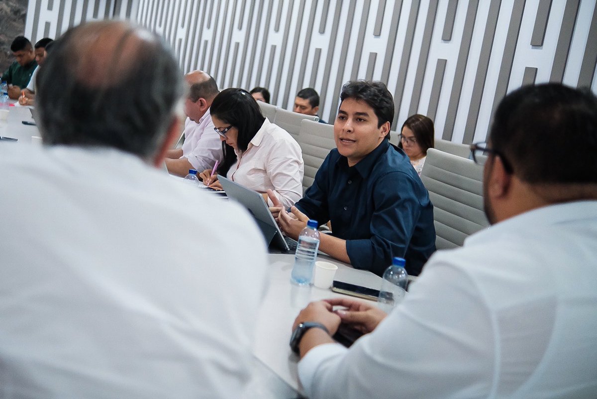 camilotorresv's tweet photo. Hoy participé en la mesa de socialización de la problemática del peaje Papiros de Puerto Colombia junto a @Pliniocg  y @veranodelarosa, @ANI_Colombia 

Celebramos como una victoria temprana que se suspenda el cobro del peaje a categorías C1 y C2 hasta tanto la mesa técnica arroje soluciones definitivas y favorables para todas las partes en cuestión.

Desde la Asamblea estaremos como aliados estratégicos al desarrollo óptimo de esta solución.
