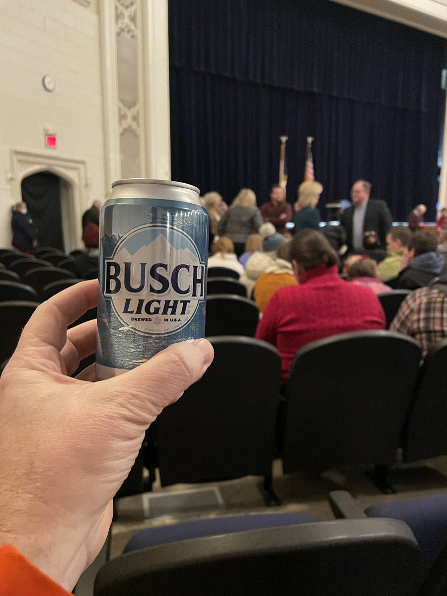Hedderich's tweet image. One can never go wrong #caucus night with #buschlight as your running mate. @BuschBeer