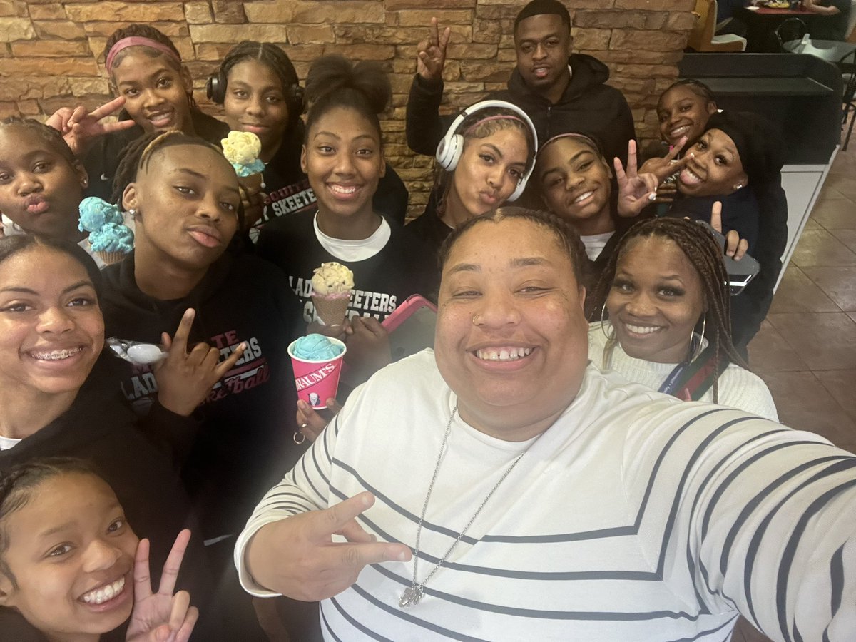 Kelsi Baker tweet media