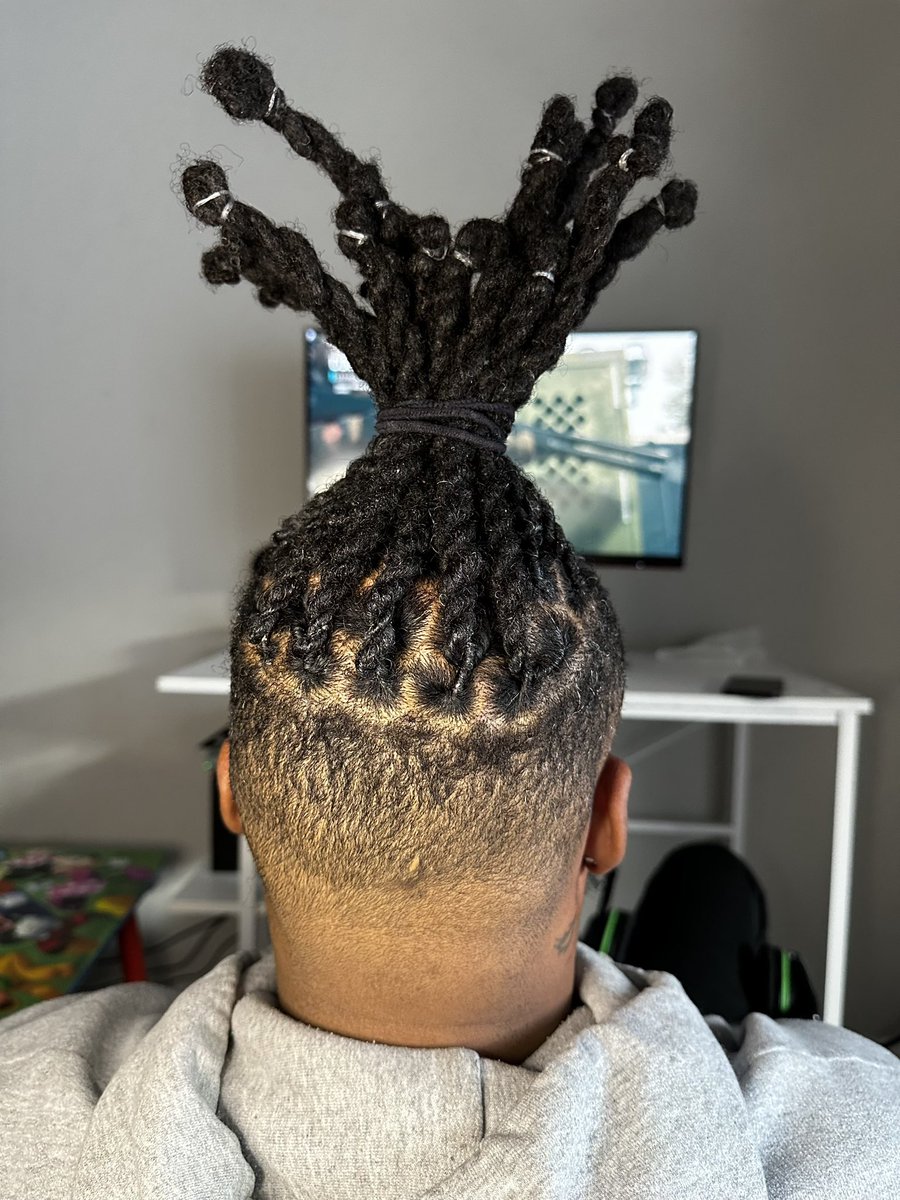 __wanyai's tweet photo. ✨✨
#twostrandtwists #locs #raleighnc https://t.co/u8y2stMgo0